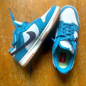 NWOT Nike Dunk Low SE Toasty Rift Blue  (Size 7.5)